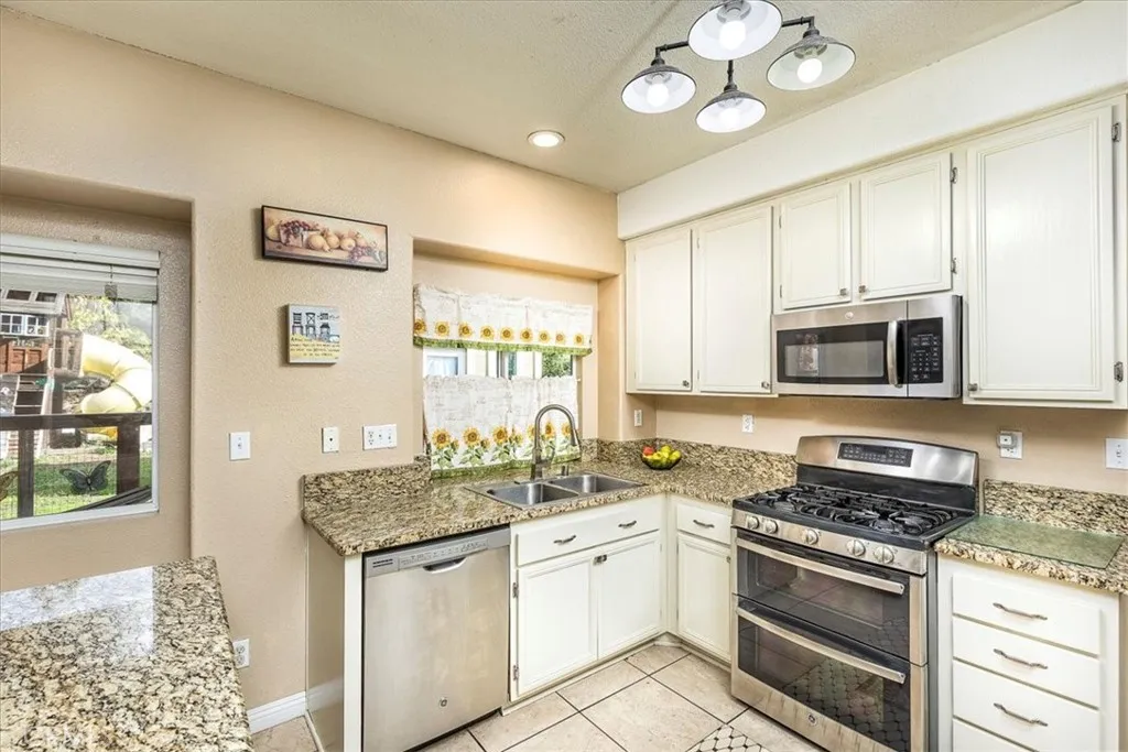 22890 Timber, Wildomar, California 92595 home-pic-11