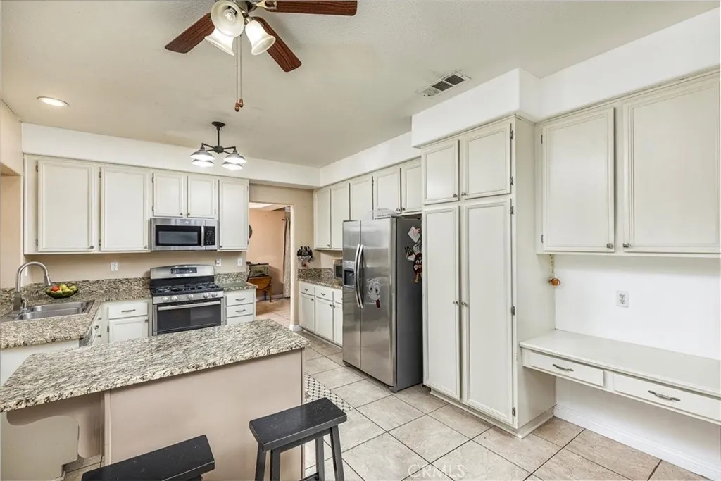 22890 Timber, Wildomar, California 92595 home-pic-12