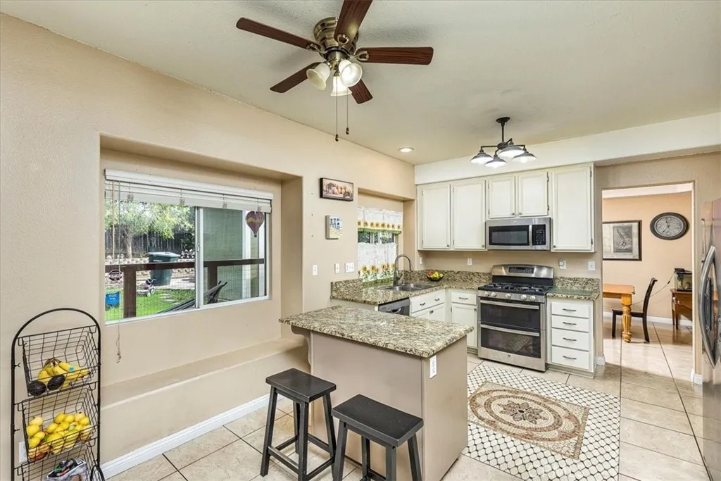 22890 Timber, Wildomar, California 92595 home-pic-10
