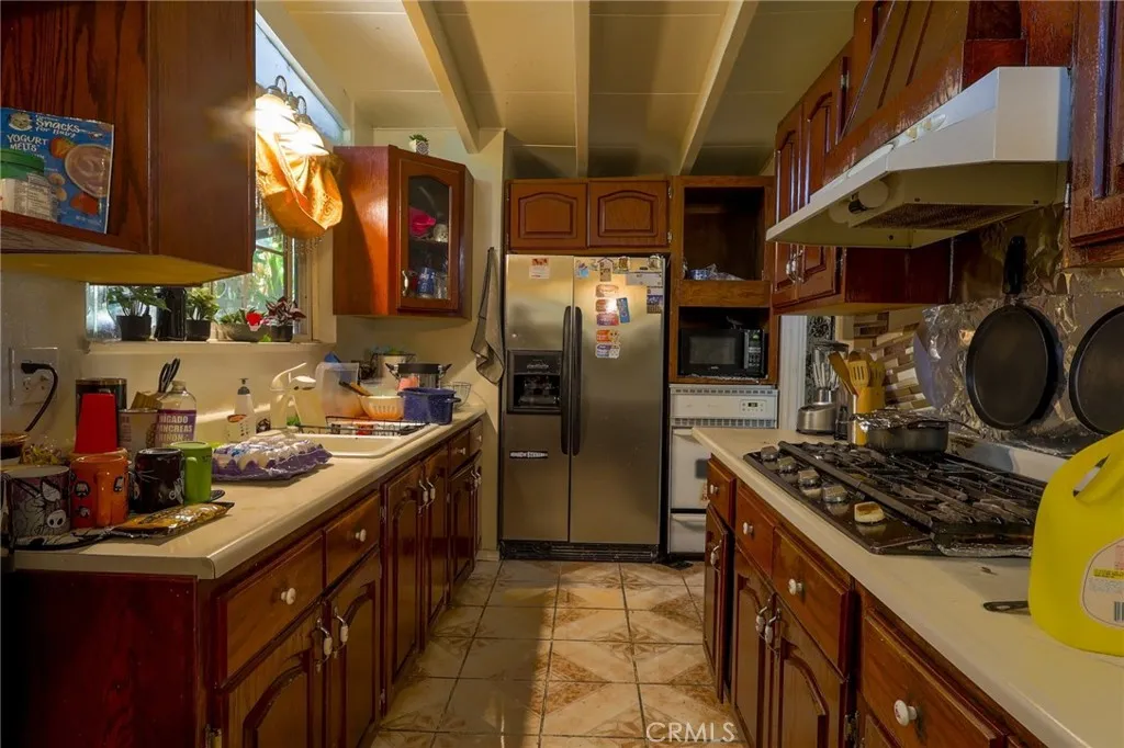 2310 S Olive, Santa Ana, California 92707 home-pic-3