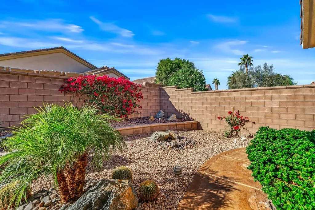 35401 Staccato Street, Palm Desert, California 92211 home-pic-34