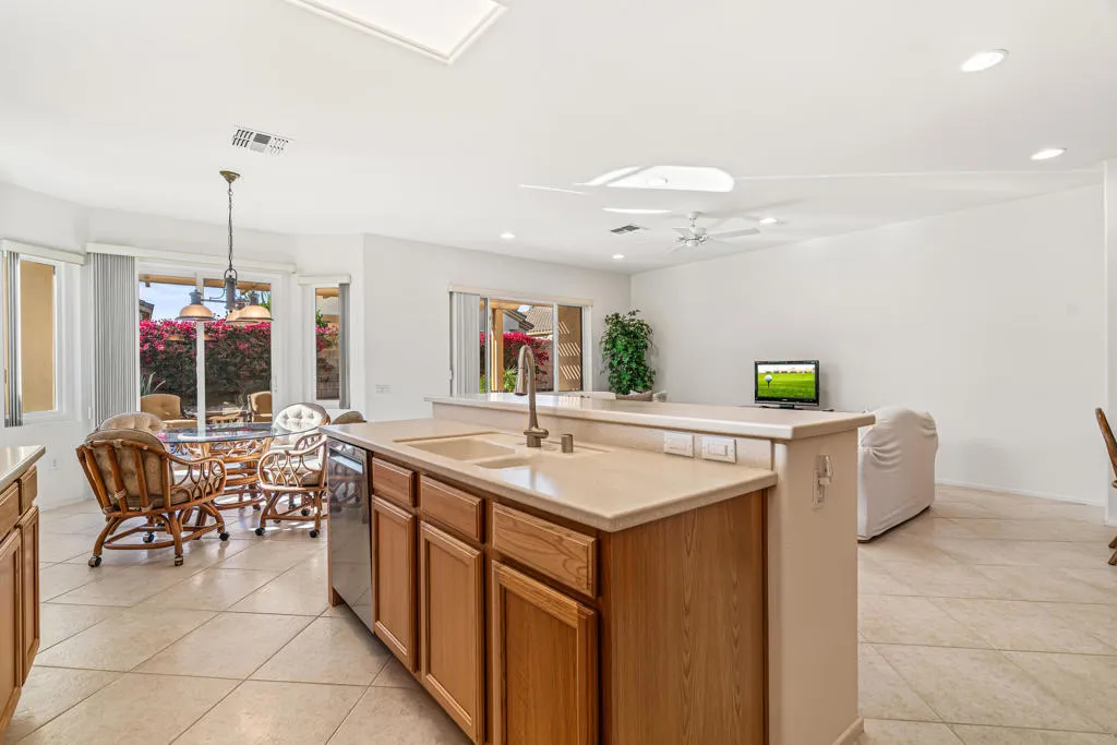 35401 Staccato Street, Palm Desert, California 92211 home-pic-14