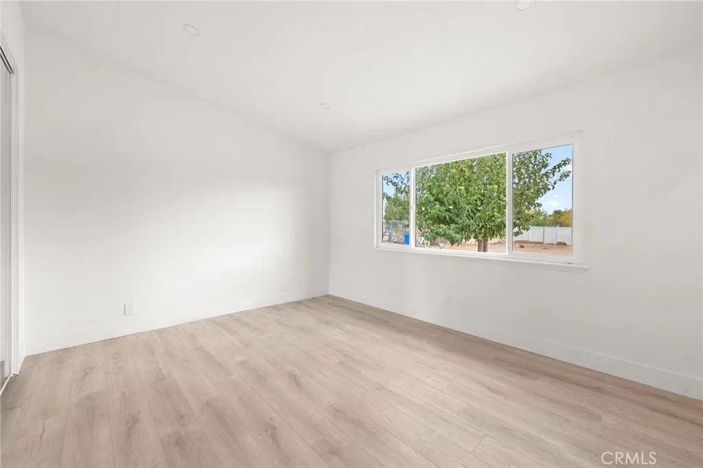 15512 Pahute, Victorville, California 92395 home-pic-13