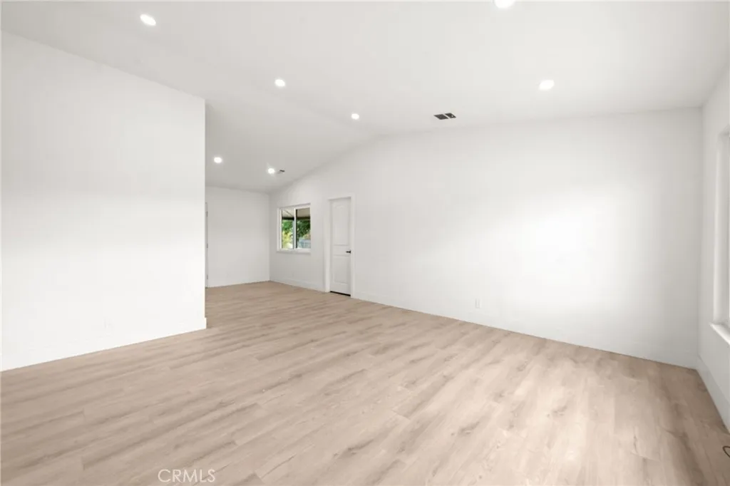 15512 Pahute, Victorville, California 92395 home-pic-24