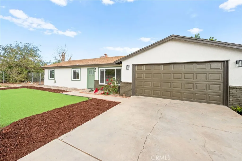 15512 Pahute, Victorville, California 92395 home-pic-1
