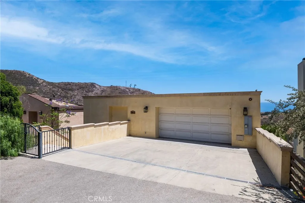 26616 Ocean View Drive, Malibu, California 90265 home-pic-2