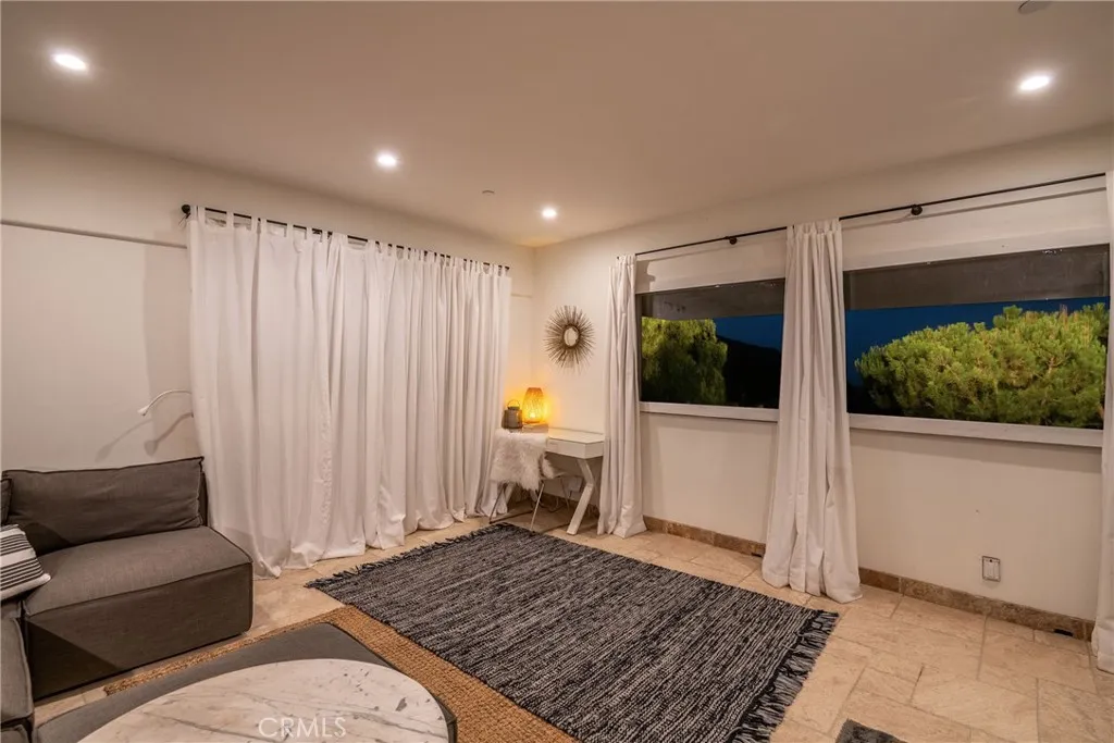 26616 Ocean View Drive, Malibu, California 90265 home-pic-72