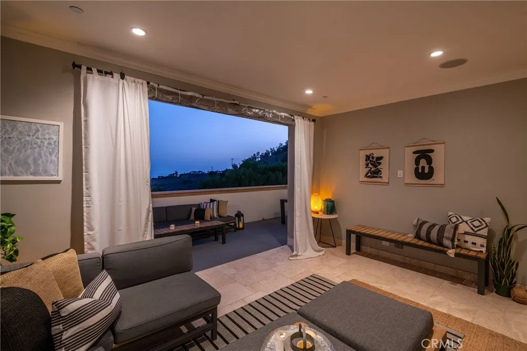 26616 Ocean View Drive, Malibu, California 90265 home-pic-52