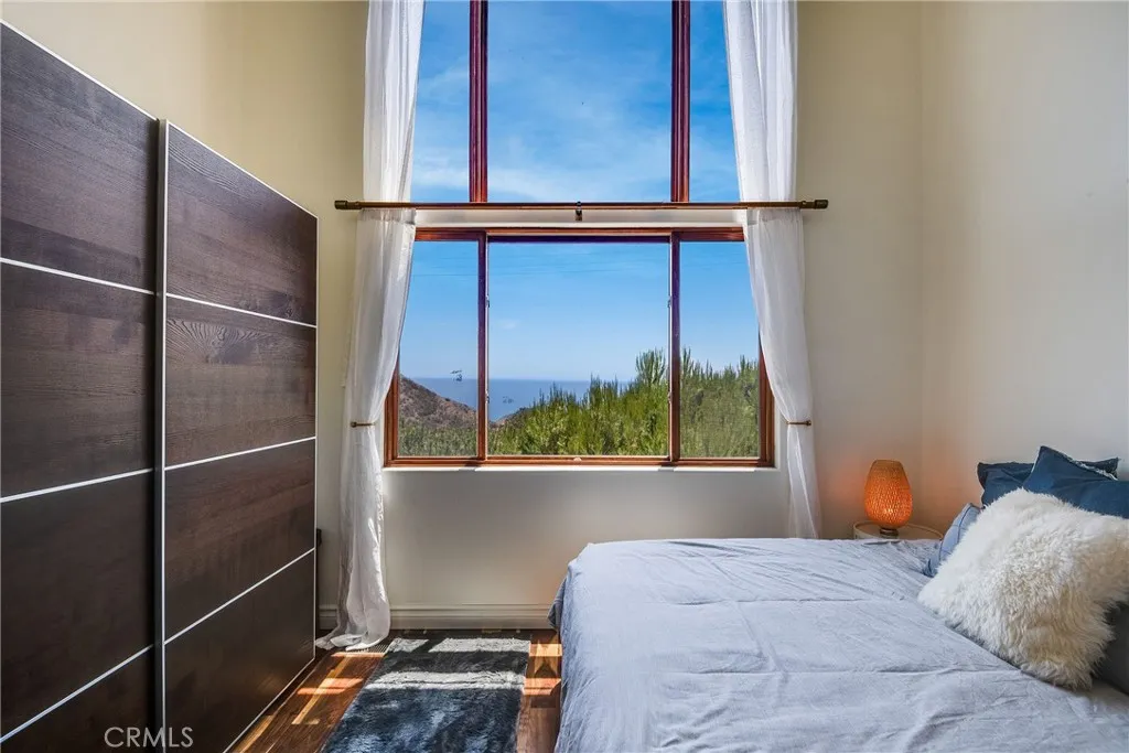 26616 Ocean View Drive, Malibu, California 90265 home-pic-26