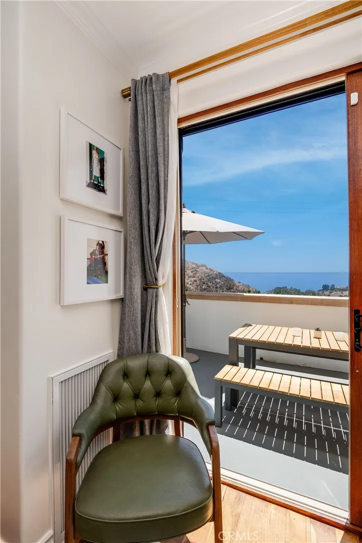 26616 Ocean View Drive, Malibu, California 90265 home-pic-16