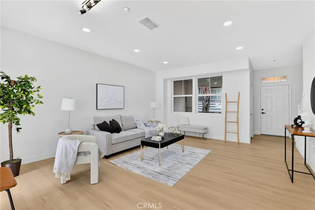 1960 Annandale Way, Pomona, California 91767 home-pic-6
