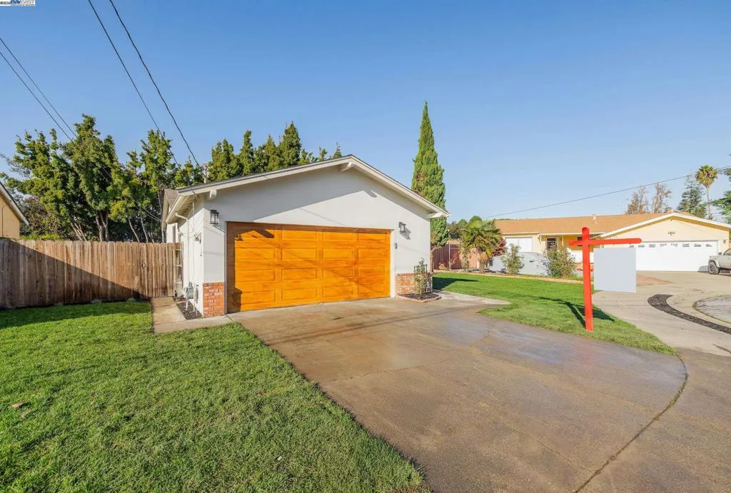 1980 Dayton Ave, San Leandro, California 94579 home-pic-19
