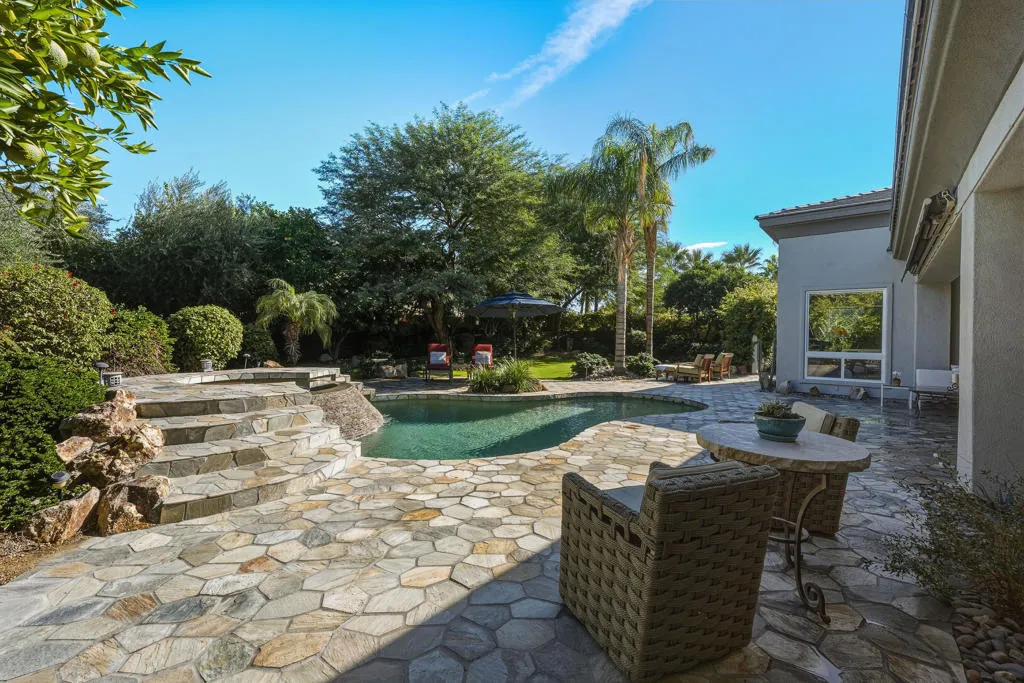 56 Oakmont Drive, Rancho Mirage, California 92270 home-pic-1