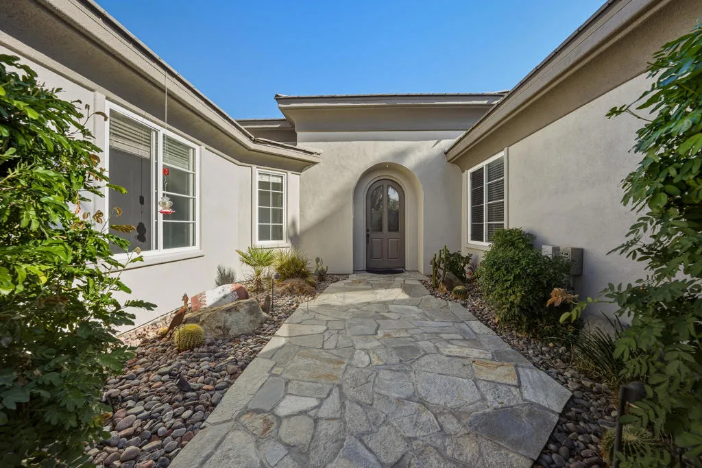 56 Oakmont Drive, Rancho Mirage, California 92270 home-pic-3