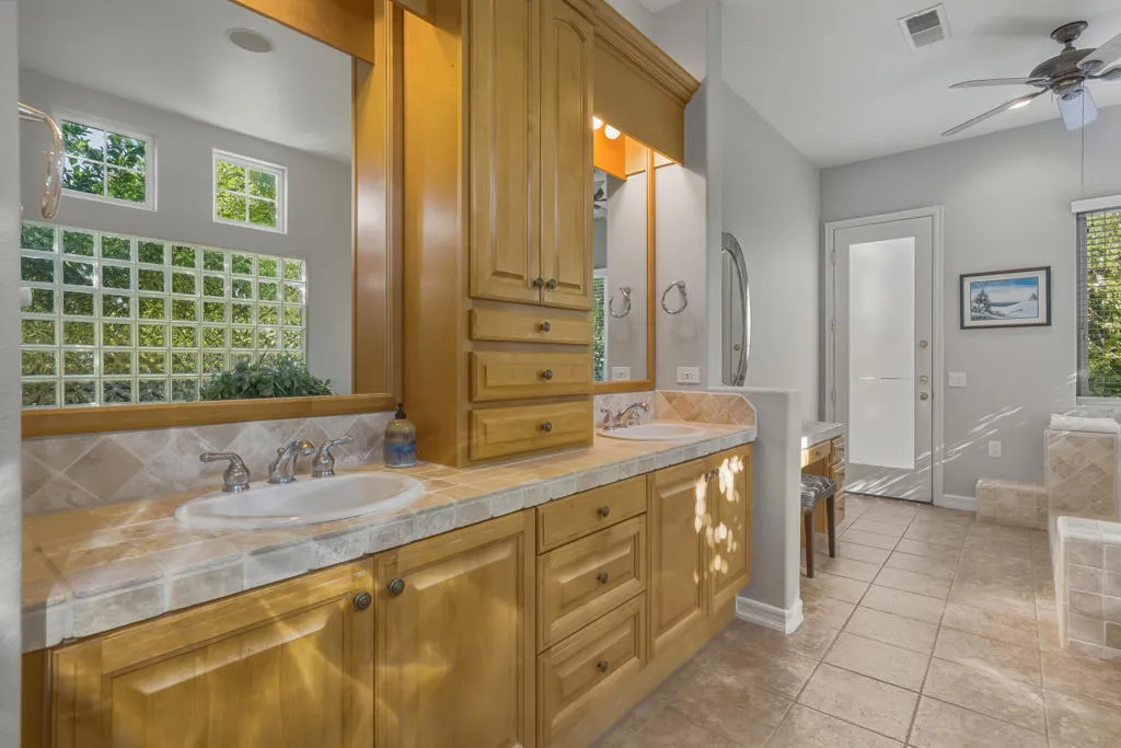 56 Oakmont Drive, Rancho Mirage, California 92270 home-pic-19