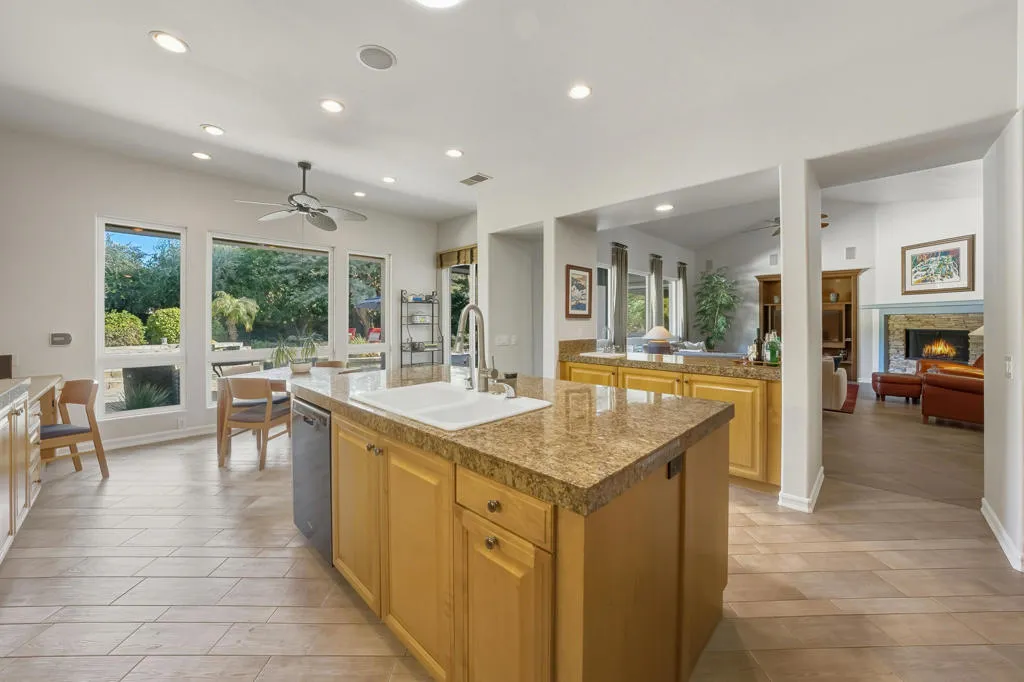 56 Oakmont Drive, Rancho Mirage, California 92270 home-pic-13