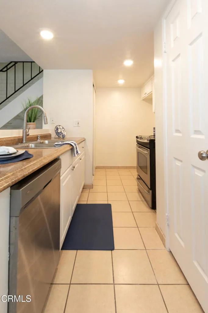 1231 Saratoga Avenue, Ventura, California 93003 home-pic-11