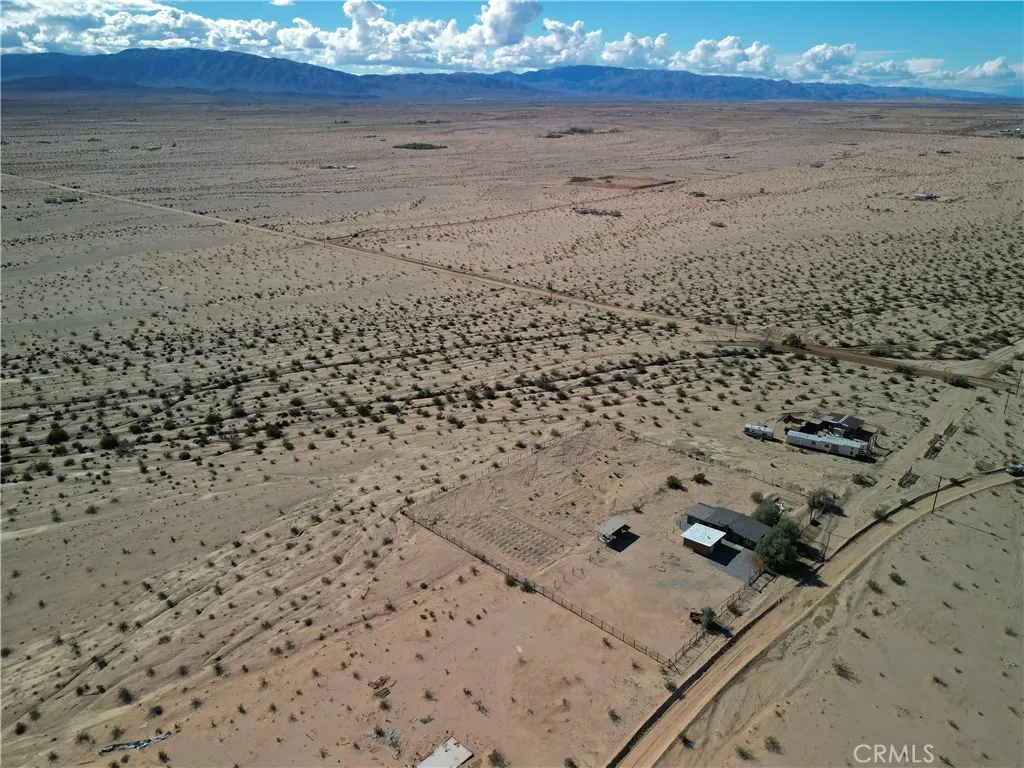 81371 Garden, Twentynine Palms, California 92277 home-pic-24