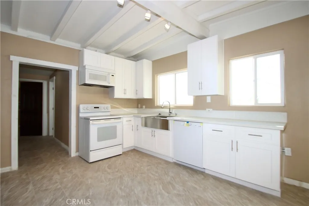 81371 Garden, Twentynine Palms, California 92277 home-pic-11