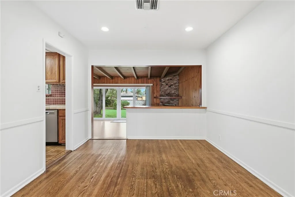 16753 Magnolia, Encino, California 91436 home-pic-2