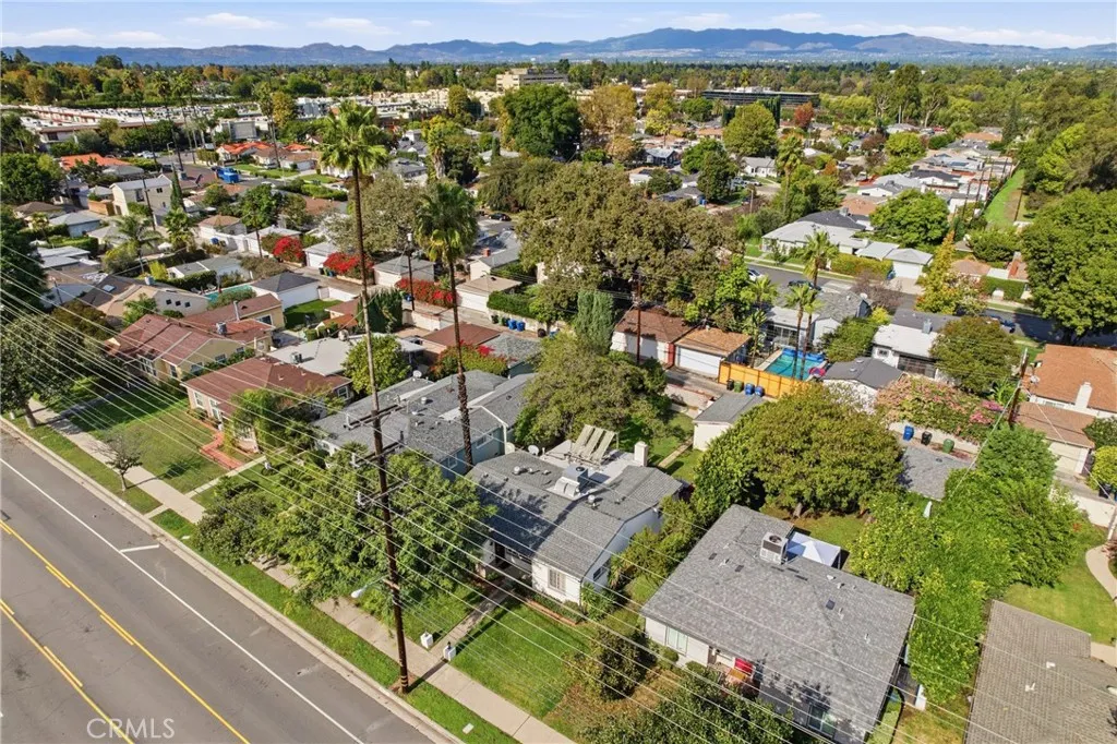 16753 Magnolia, Encino, California 91436 home-pic-25