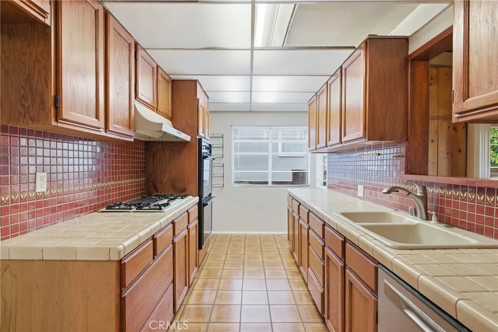 16753 Magnolia, Encino, California 91436 home-pic-4