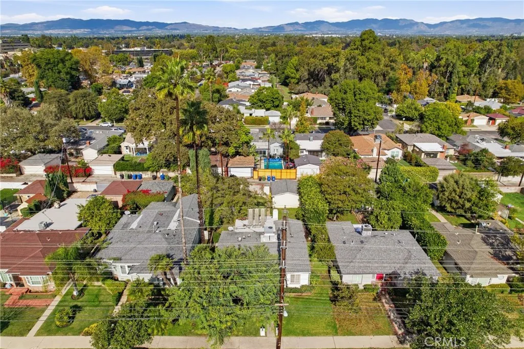 16753 Magnolia, Encino, California 91436 home-pic-24