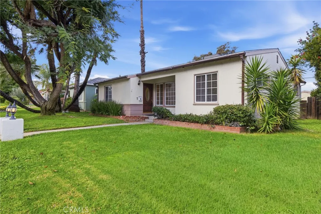 16753 Magnolia, Encino, California 91436 home-pic-1