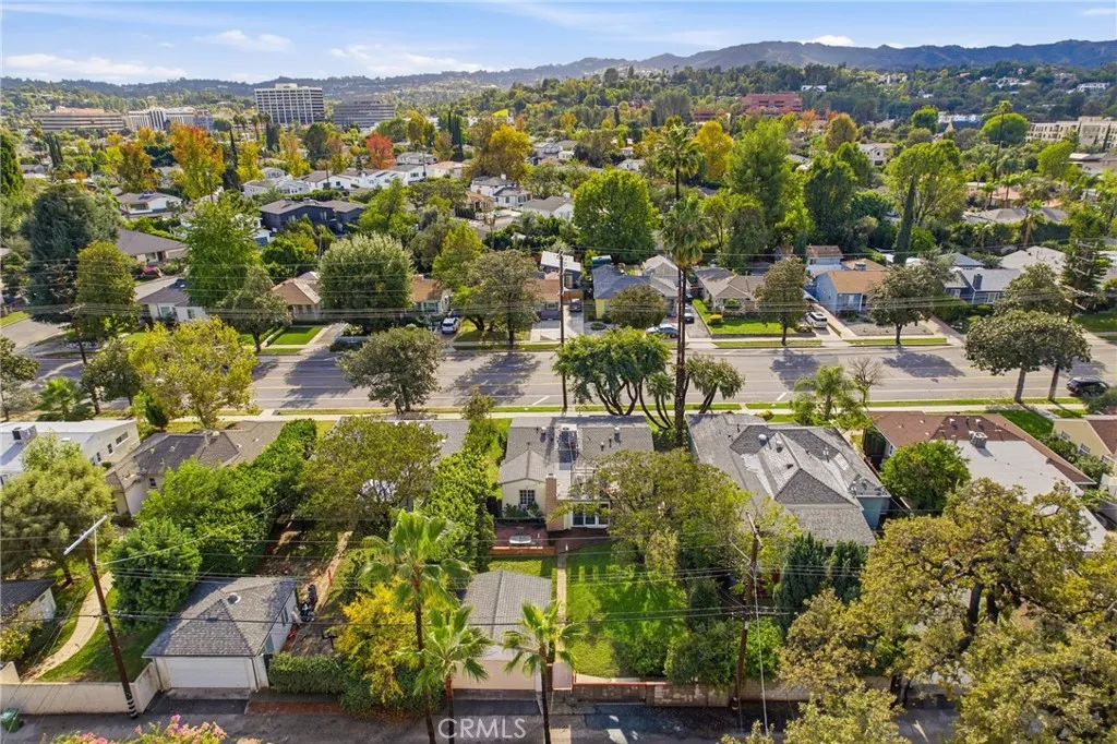 16753 Magnolia, Encino, California 91436 home-pic-27