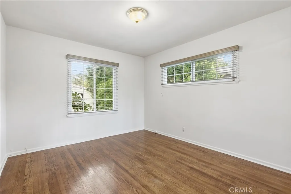 16753 Magnolia, Encino, California 91436 home-pic-11