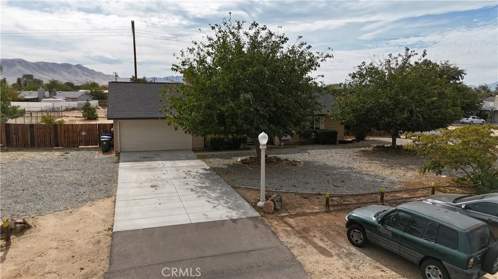 21101 Sitkan Rd, Apple Valley, California 92308 home-pic-10
