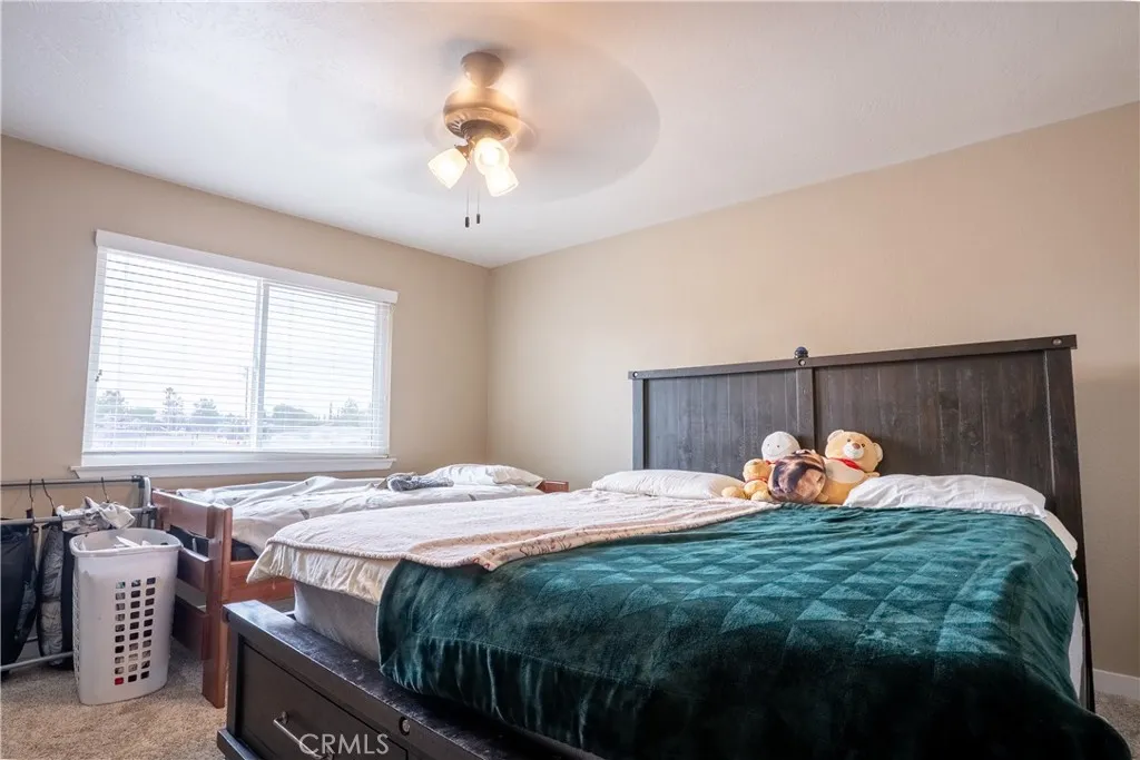 21101 Sitkan Rd, Apple Valley, California 92308 home-pic-2