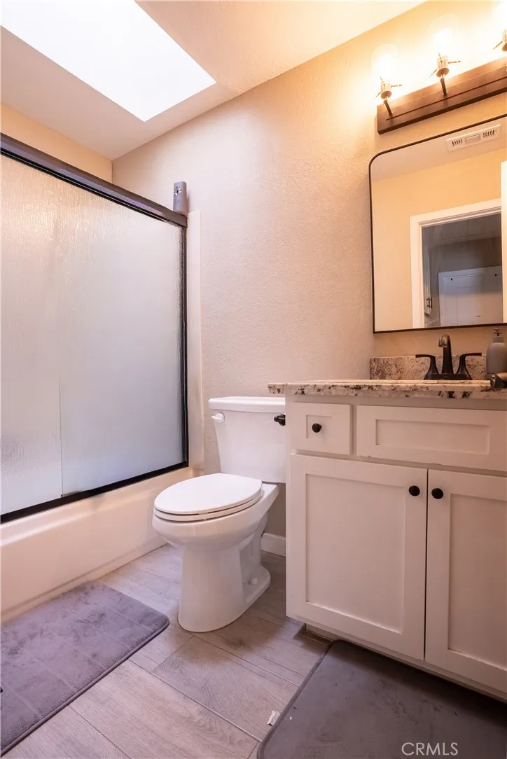 21101 Sitkan Rd, Apple Valley, California 92308 home-pic-6