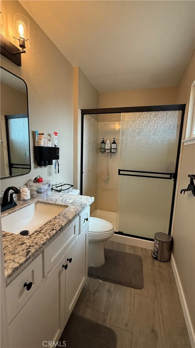 21101 Sitkan Rd, Apple Valley, California 92308 home-pic-8