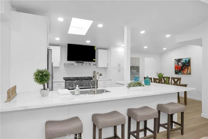 5884 Los Encinos, Buena Park, California 90620