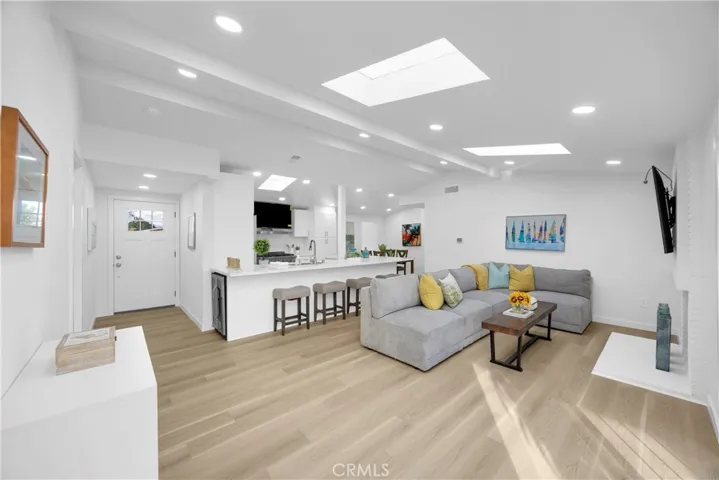 5884 Los Encinos, Buena Park, California 90620