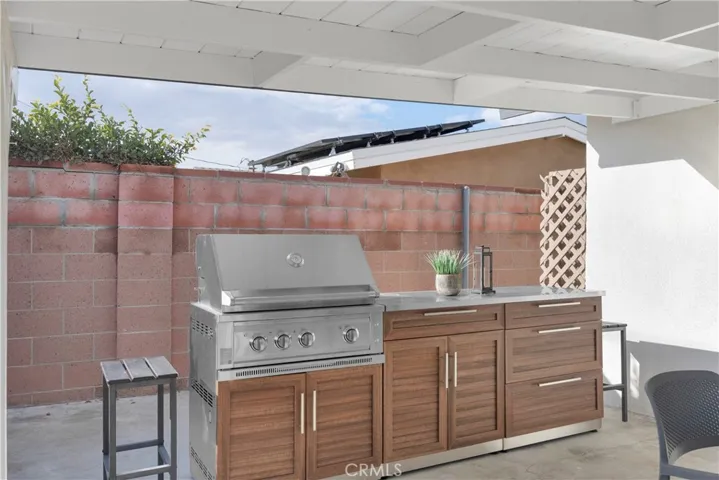 5884 Los Encinos, Buena Park, California 90620