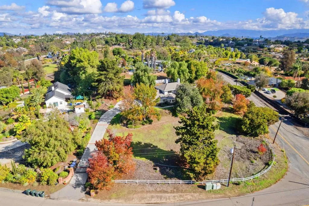 1474 Via Encinos Drive, Fallbrook, California 92028 home-pic-39