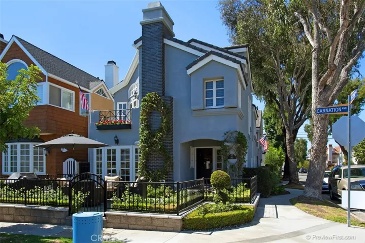 441 Carnation Avenue, Corona Del Mar, California 92625