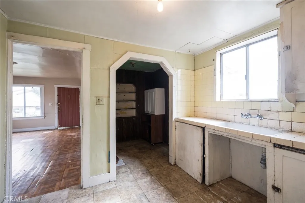 21103 Shearer Avenue, Carson, California 90745 home-pic-12