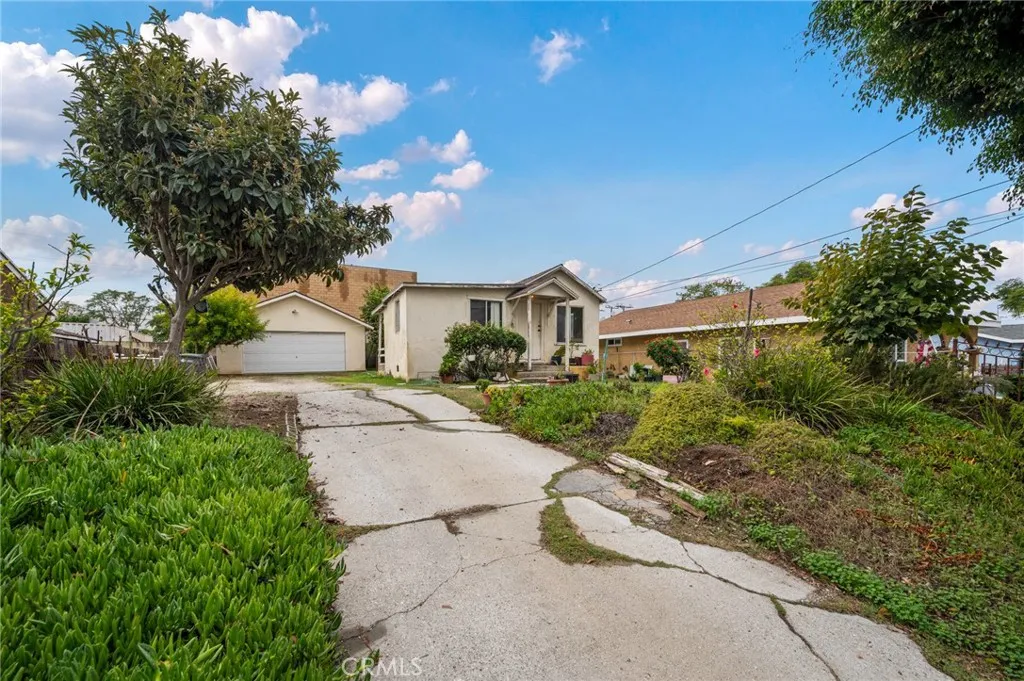 21103 Shearer Avenue, Carson, California 90745 home-pic-24