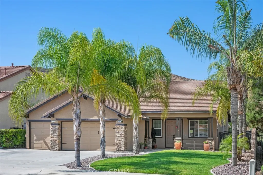 185 Alabaster, Perris, California 92570 home-pic-1