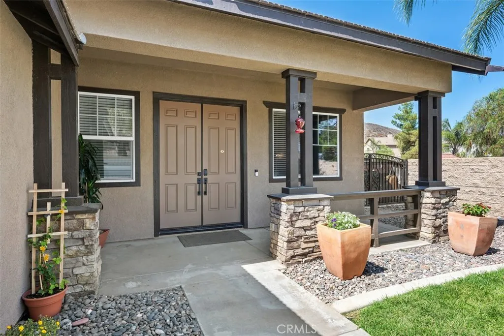 185 Alabaster, Perris, California 92570 home-pic-2