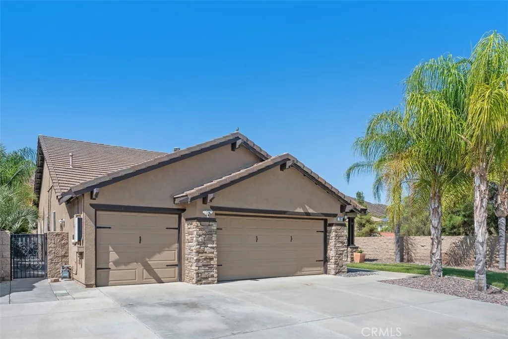 185 Alabaster, Perris, California 92570 home-pic-31