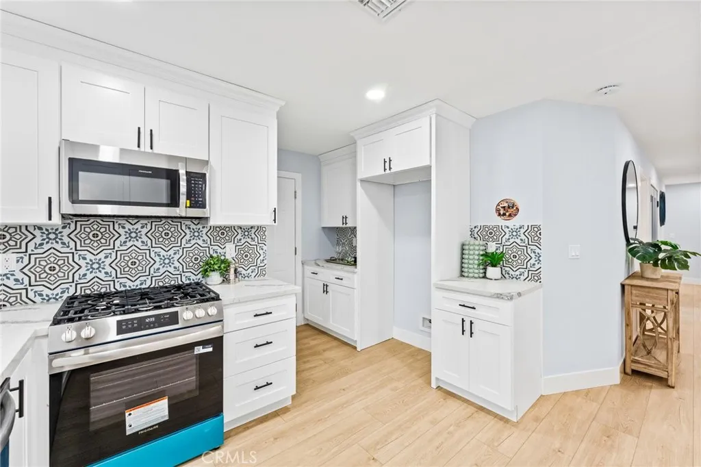 1201 E Fairway, Orange, California 92866 home-pic-12