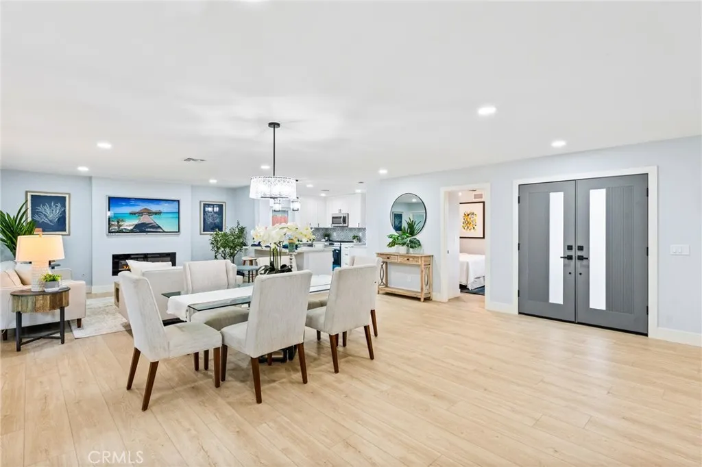 1201 E Fairway, Orange, California 92866 home-pic-4