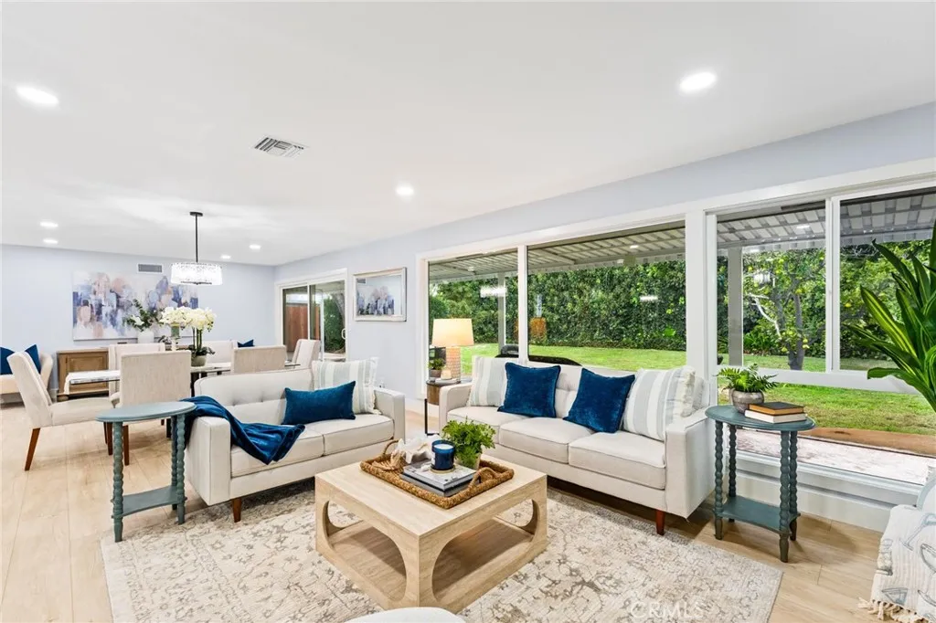 1201 E Fairway, Orange, California 92866 home-pic-7
