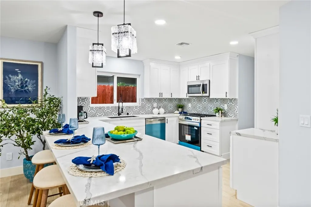 1201 E Fairway, Orange, California 92866 home-pic-14