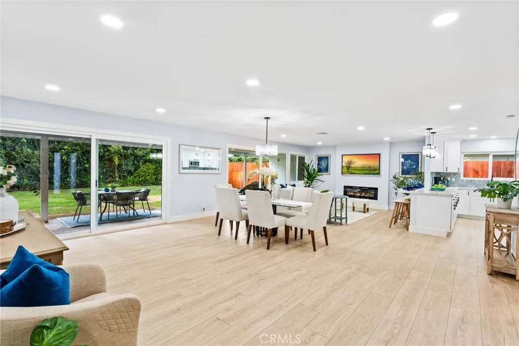 1201 E Fairway, Orange, California 92866 home-pic-0