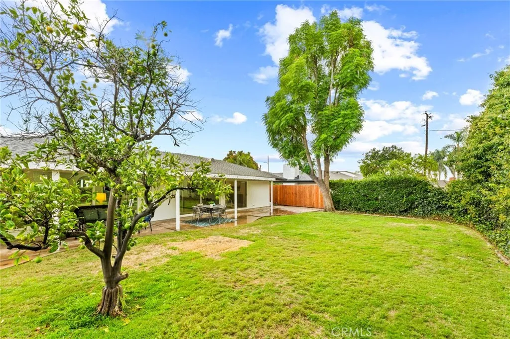 1201 E Fairway, Orange, California 92866 home-pic-29